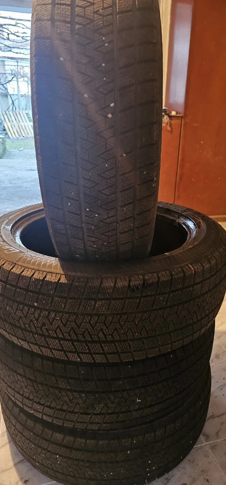 Гуми Зимни 215/55R18, снимка 8 - Гуми и джанти - 48113000