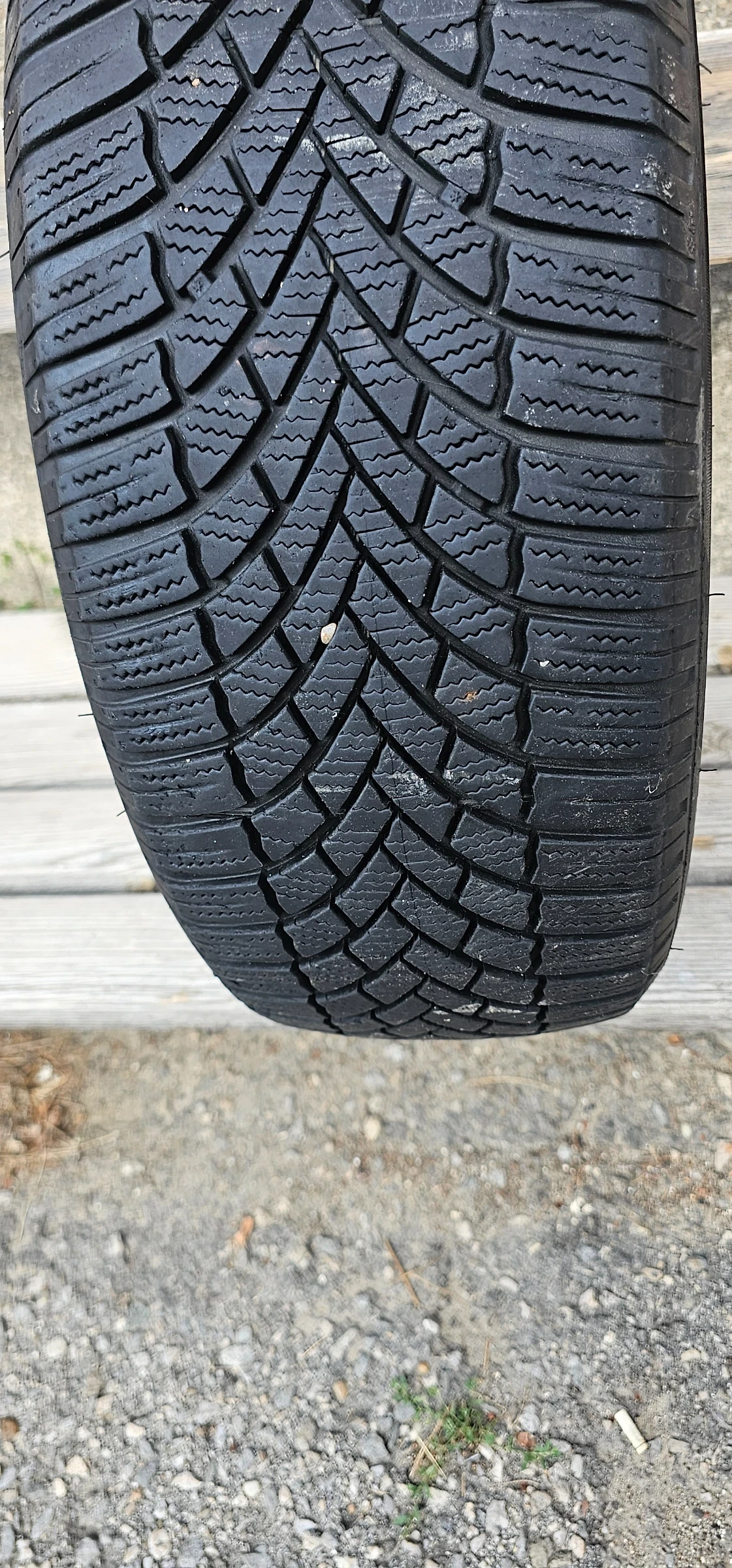 Гуми Зимни 205/55R16, снимка 2 - Гуми и джанти - 55929788