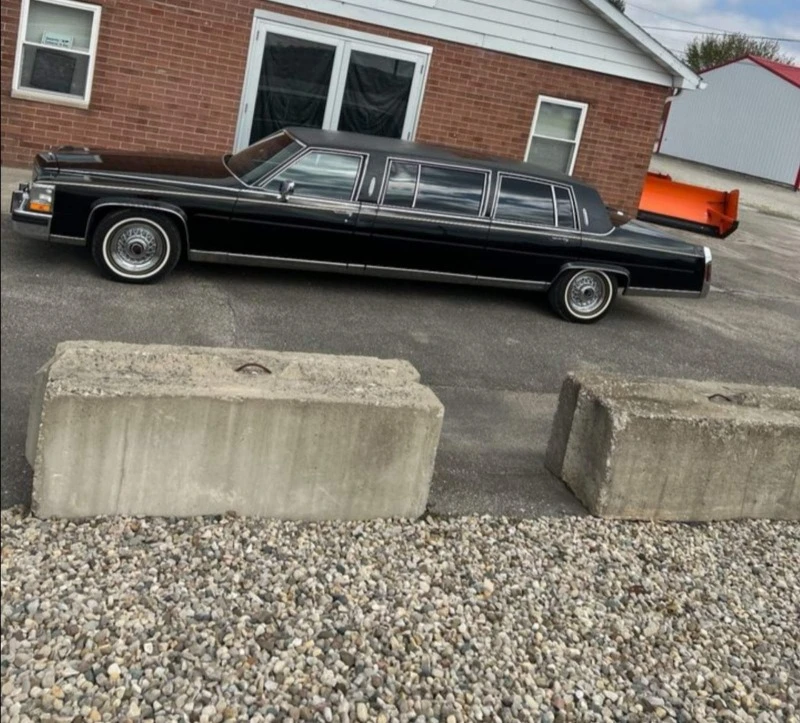 Cadillac Brougham Limousine , снимка 2 - Автомобили и джипове - 45579732