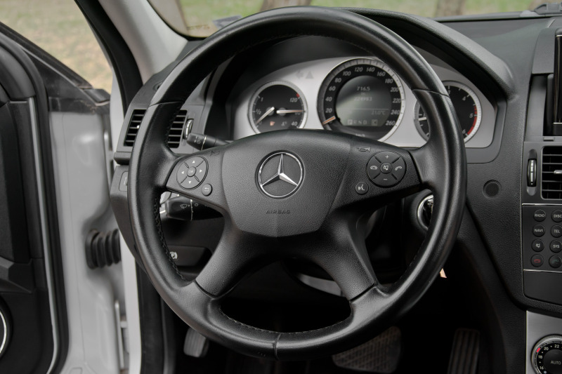 Mercedes-Benz C 220, снимка 12 - Автомобили и джипове - 45983689