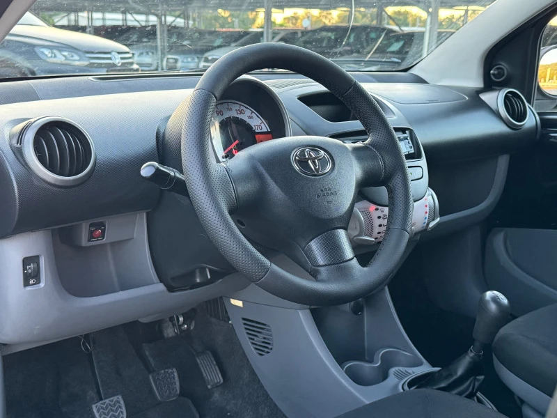 Toyota Aygo 1.0VVT-I ИТАЛИЯ, снимка 8 - Автомобили и джипове - 46102174