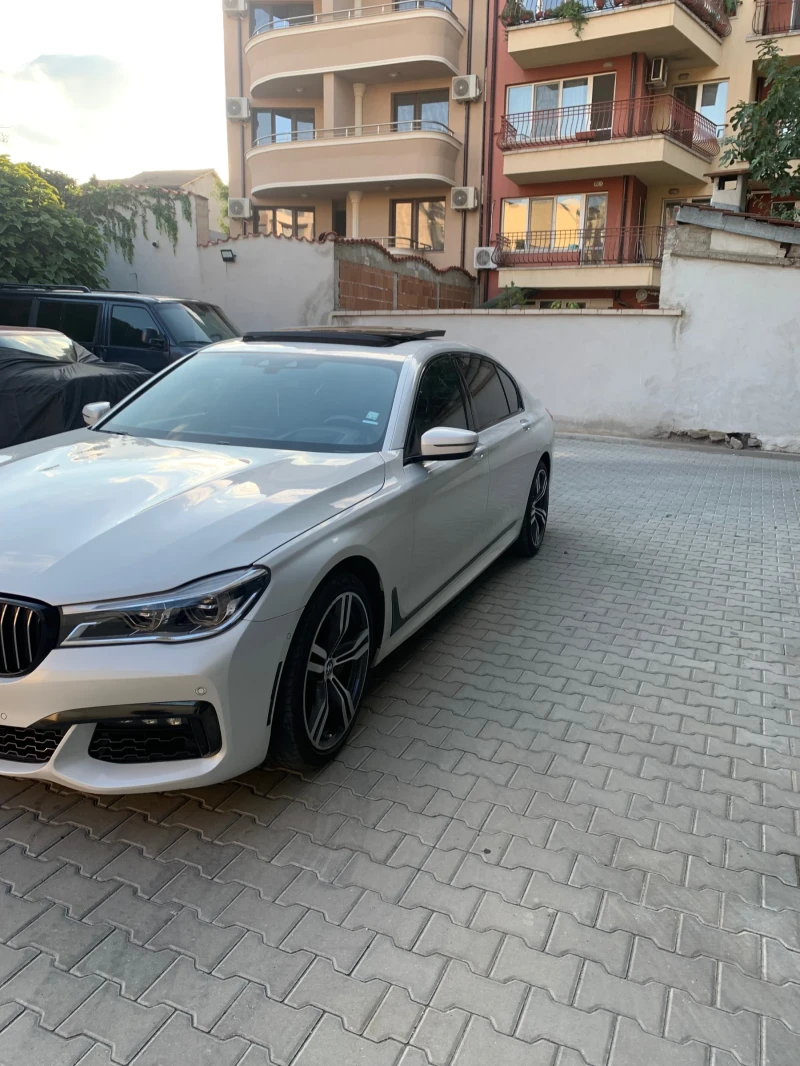 BMW 750 95000km М-Пакет G12, снимка 8 - Автомобили и джипове - 47386347