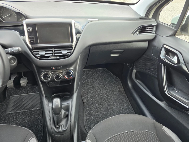 Peugeot 208 1.2 I / ALLURE/EURO 6B, снимка 15 - Автомобили и джипове - 49260470