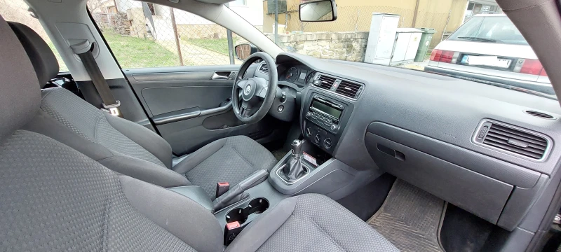 VW Jetta 2.0 115hp manual, снимка 8 - Автомобили и джипове - 49561992