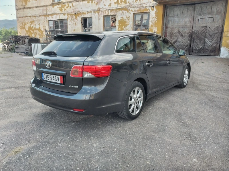 Toyota Avensis 2.0 D автоматик, снимка 4 - Автомобили и джипове - 51369422