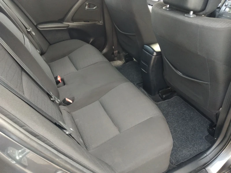 Toyota Avensis 2.0 D автоматик, снимка 8 - Автомобили и джипове - 51369422