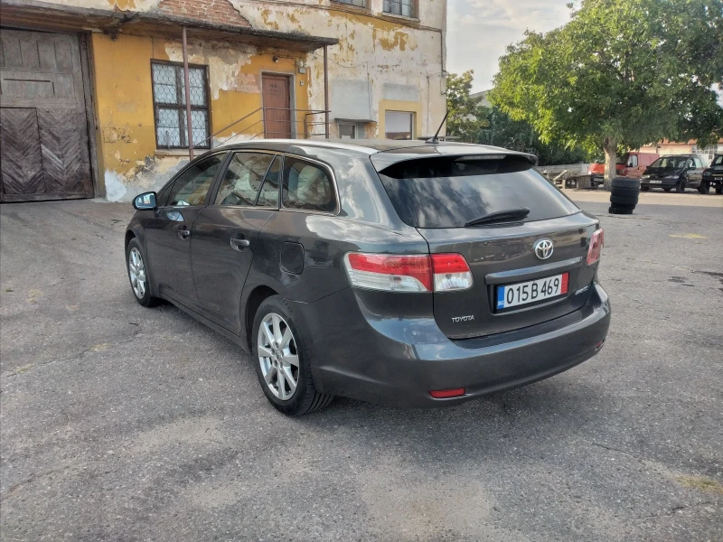Toyota Avensis 2.0 D автоматик, снимка 3 - Автомобили и джипове - 51369422