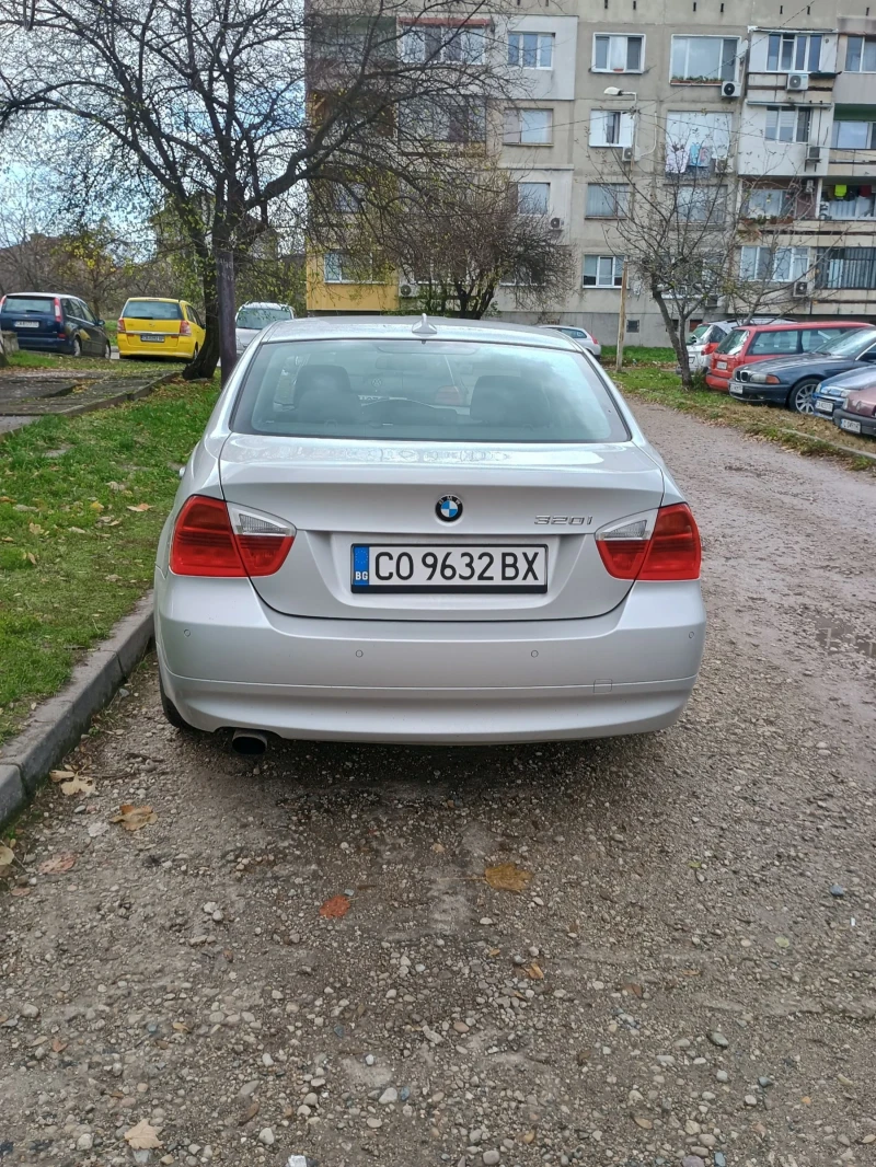 BMW 320, снимка 7 - Автомобили и джипове - 52479346