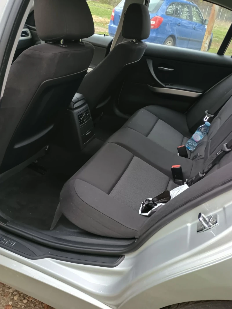 BMW 320, снимка 11 - Автомобили и джипове - 52479346