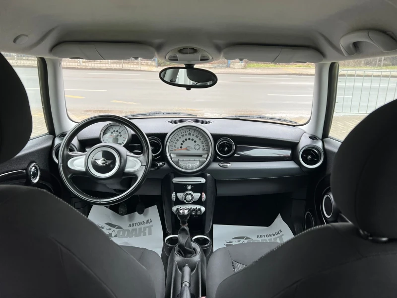 Mini One 1.4i, снимка 9 - Автомобили и джипове - 53198627