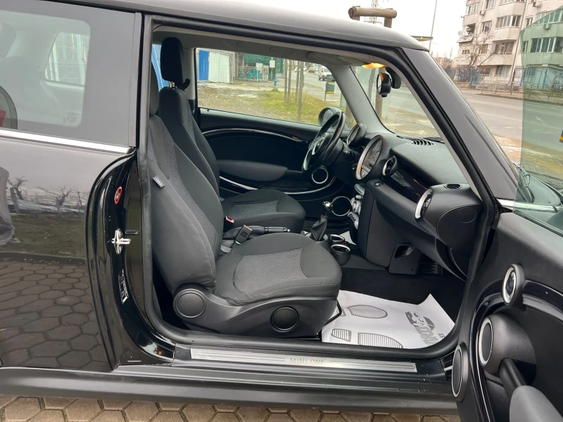 Mini One 1.4i, снимка 10 - Автомобили и джипове - 53198627