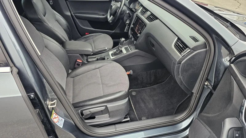 Skoda Octavia 1.6 TDI - 7 Gyronik 2 бр. , снимка 12 - Автомобили и джипове - 53212264