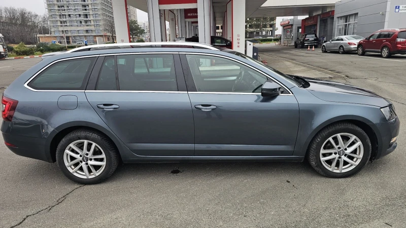 Skoda Octavia 1.6 TDI - 7 Gyronik 2 бр. , снимка 4 - Автомобили и джипове - 53212264