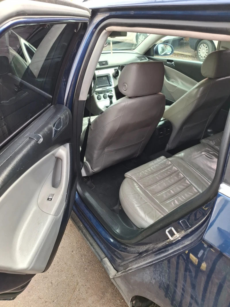 VW Passat 2.0 TDI 140 4X4, снимка 14 - Автомобили и джипове - 53263977