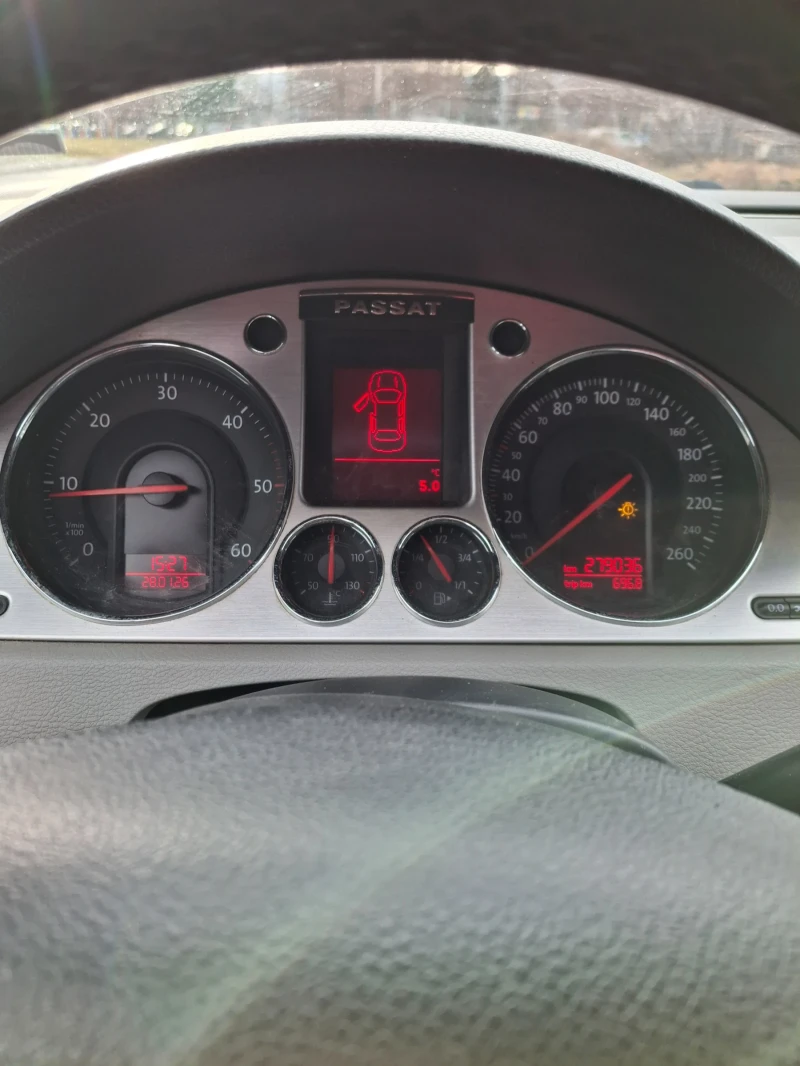 VW Passat 2.0 TDI 140 4X4, снимка 6 - Автомобили и джипове - 53263977