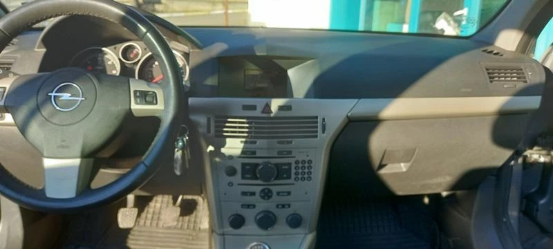 Opel Astra 1, 9CDTI, снимка 6 - Автомобили и джипове - 36609596