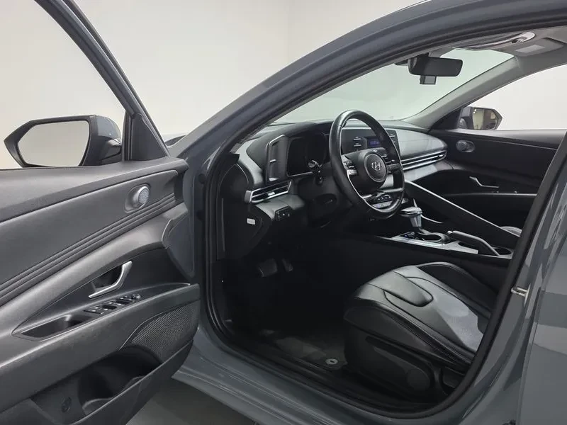 Hyundai Elantra 1.6 Modern, снимка 9 - Автомобили и джипове - 56719633