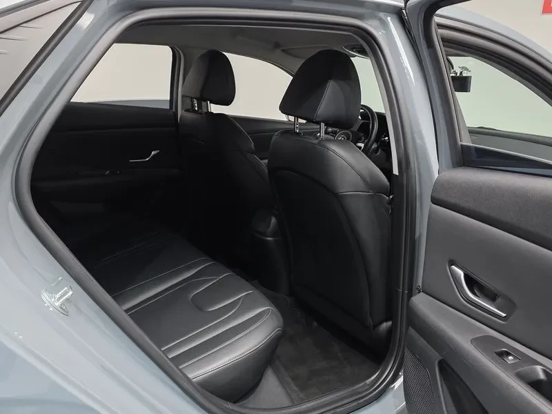 Hyundai Elantra 1.6 Modern, снимка 11 - Автомобили и джипове - 56719633