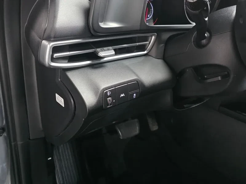 Hyundai Elantra 1.6 Modern, снимка 17 - Автомобили и джипове - 56719633