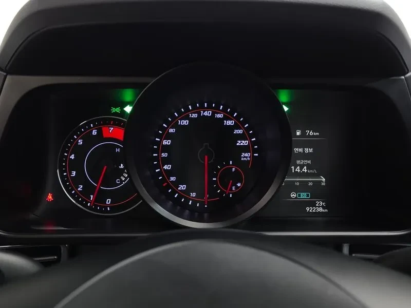 Hyundai Elantra 1.6 Modern, снимка 7 - Автомобили и джипове - 56719633