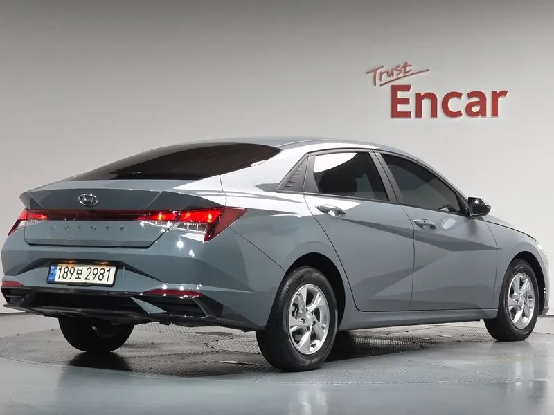 Hyundai Elantra 1.6 Modern, снимка 2 - Автомобили и джипове - 56719633