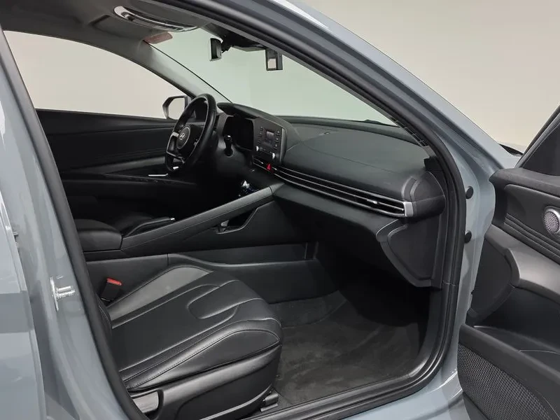 Hyundai Elantra 1.6 Modern, снимка 10 - Автомобили и джипове - 56719633