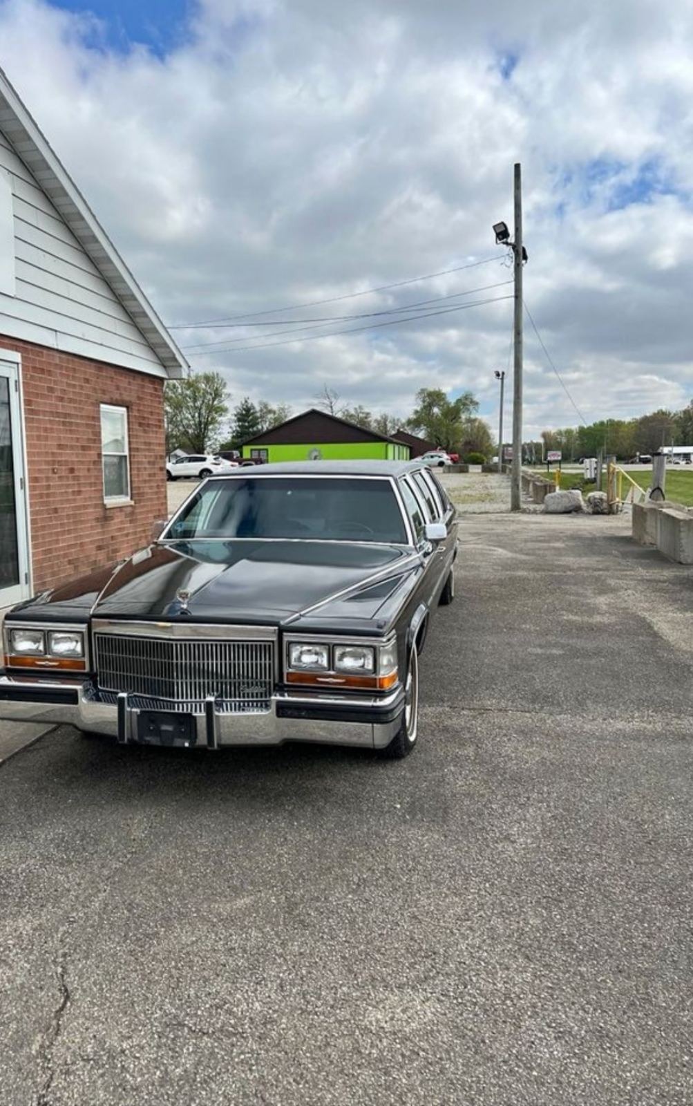 Cadillac Brougham Limousine  - изображение 1