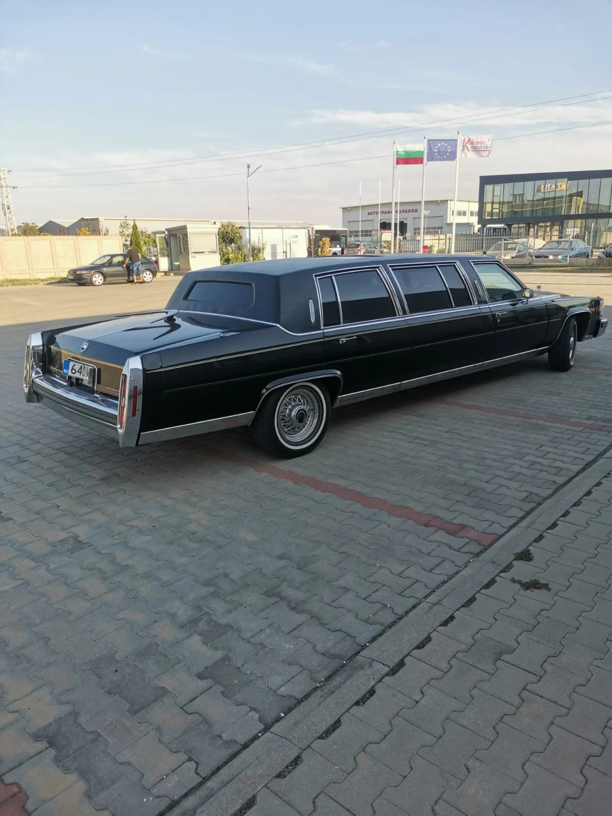 Cadillac Brougham Limousine  - изображение 4