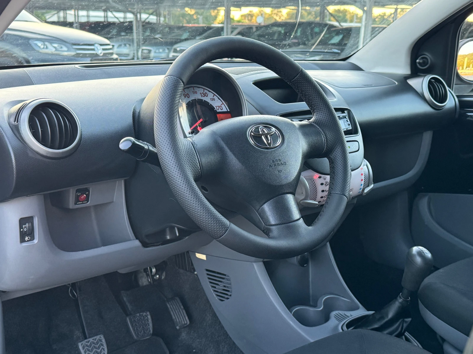 Toyota Aygo 1.0VVT-I ИТАЛИЯ - изображение 8