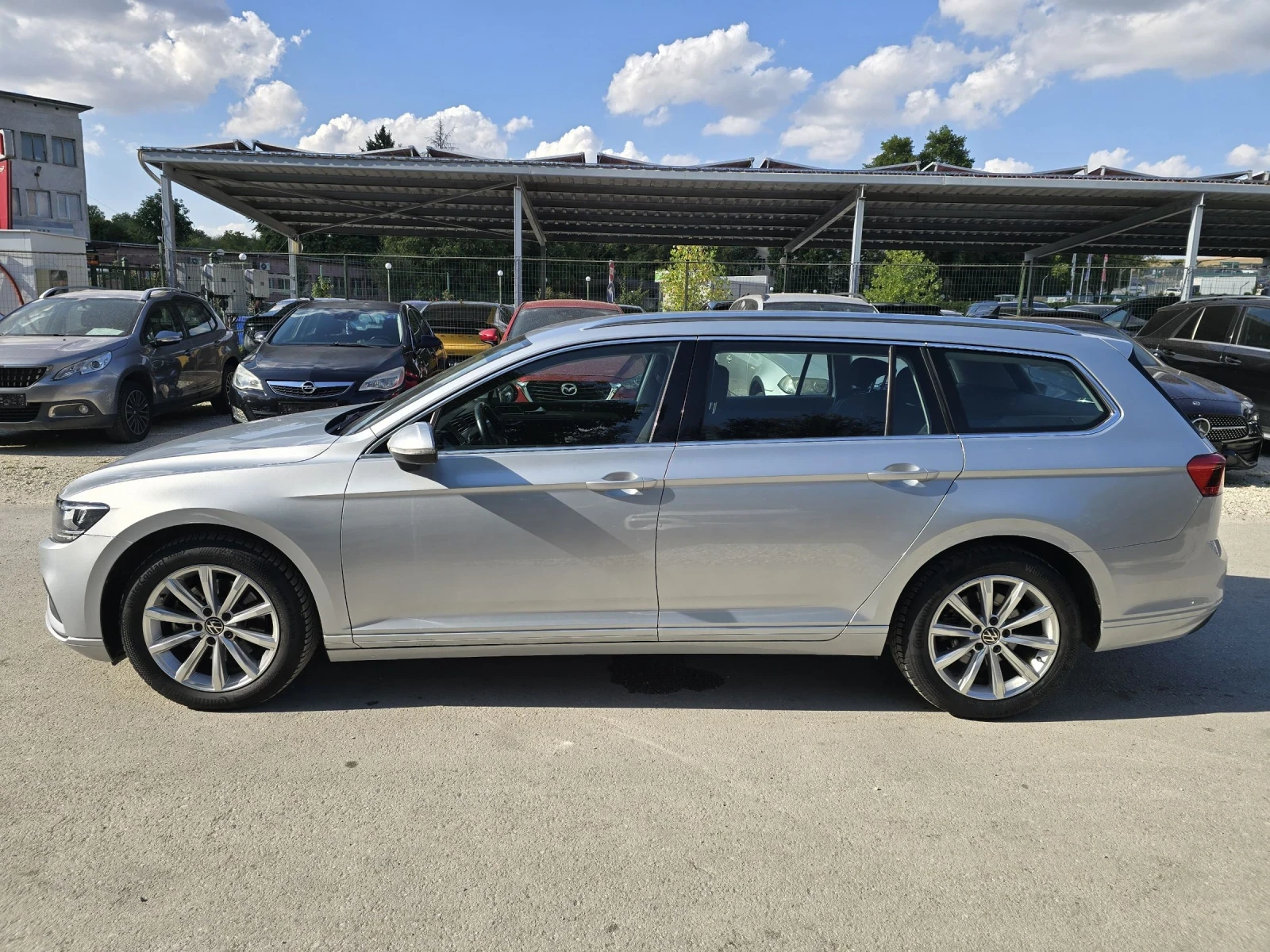VW Passat 2.0TDI Business DSG Топ състояние  - изображение 7