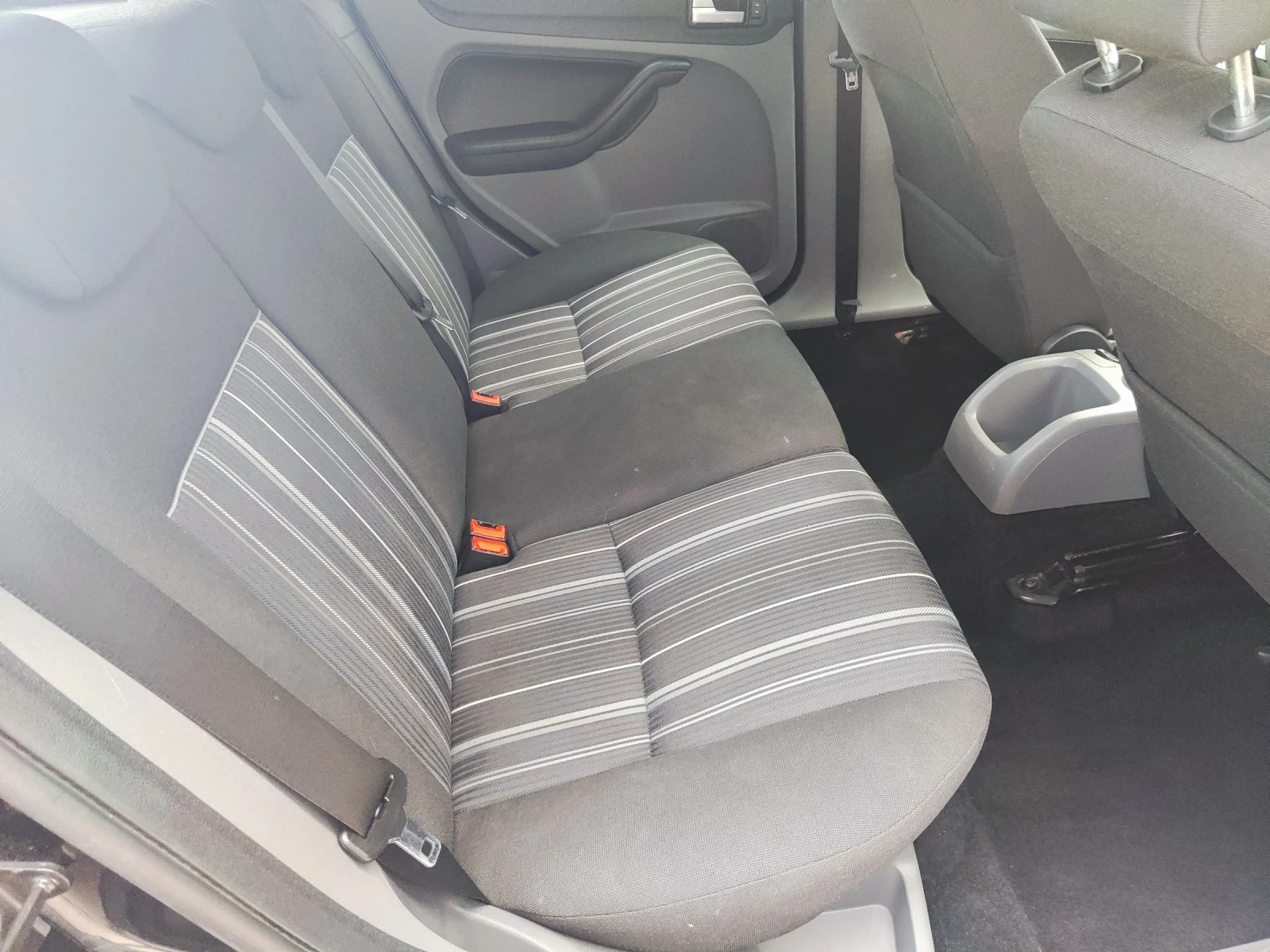 Ford Focus 1.6 i | Mobile.bg — изображение 15