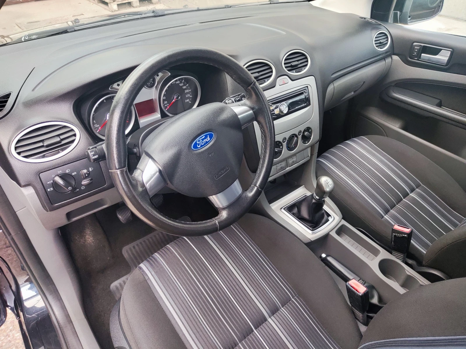 Ford Focus 1.6 i | Mobile.bg — изображение 9