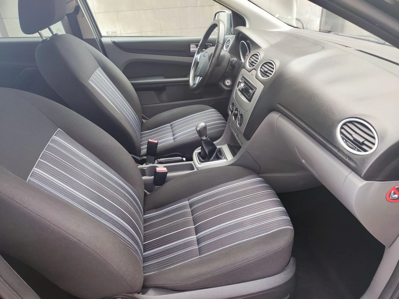 Ford Focus 1.6 i | Mobile.bg — изображение 12