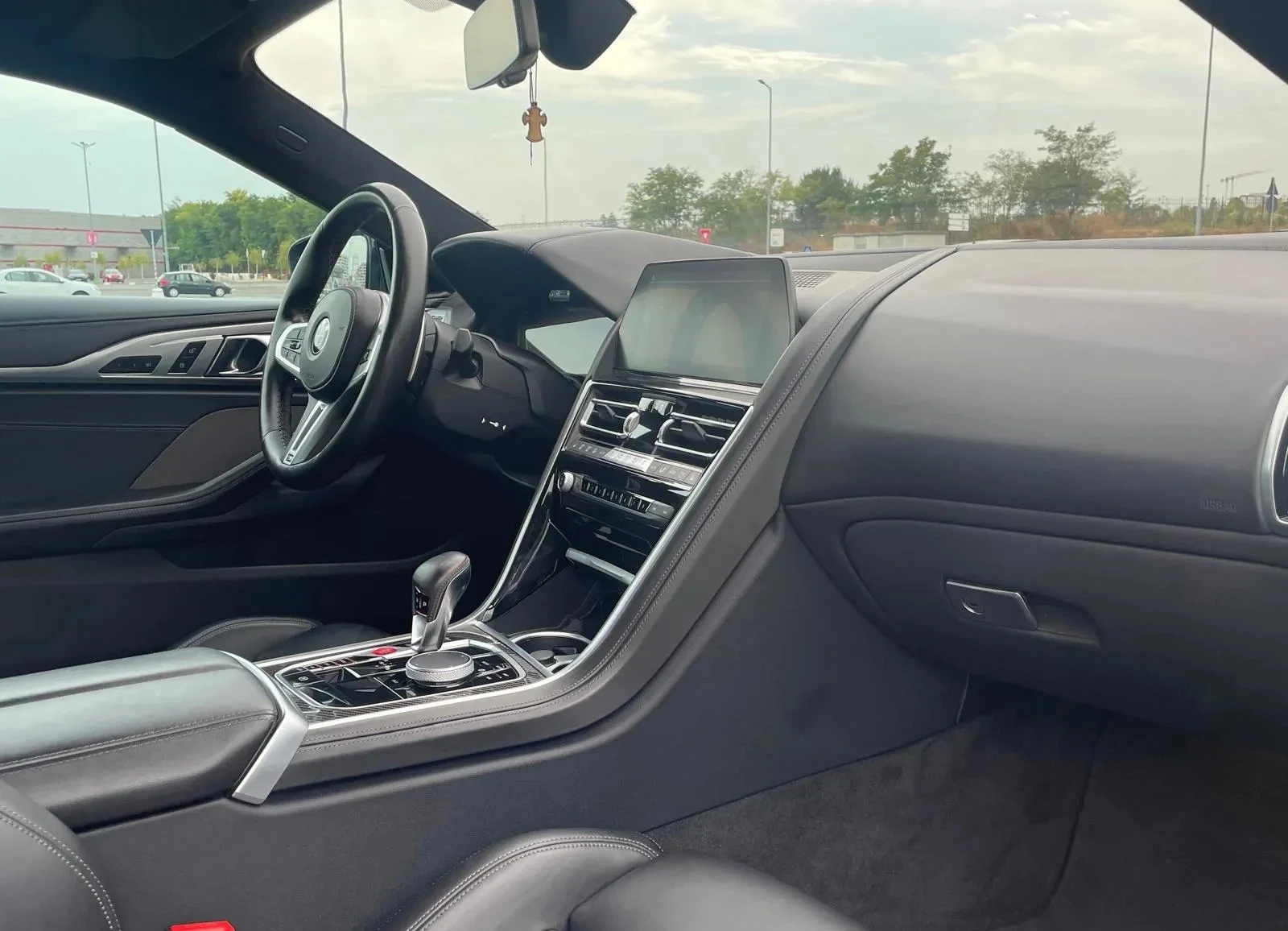 BMW M8 Competition - изображение 7