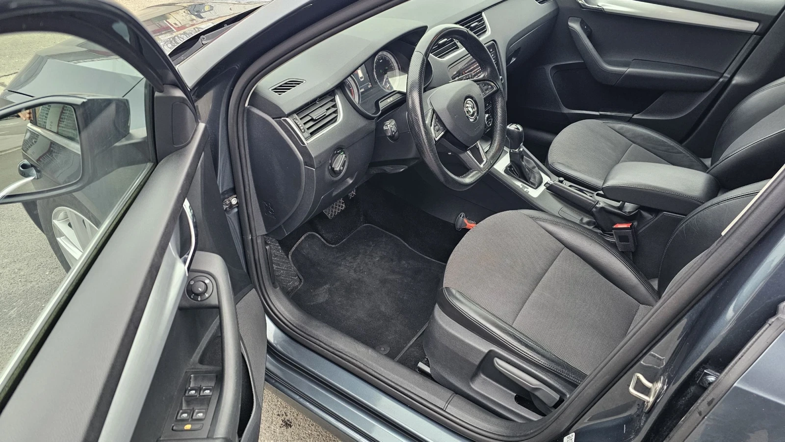 Skoda Octavia 1.6 TDI - 7 Gyronik  - изображение 8
