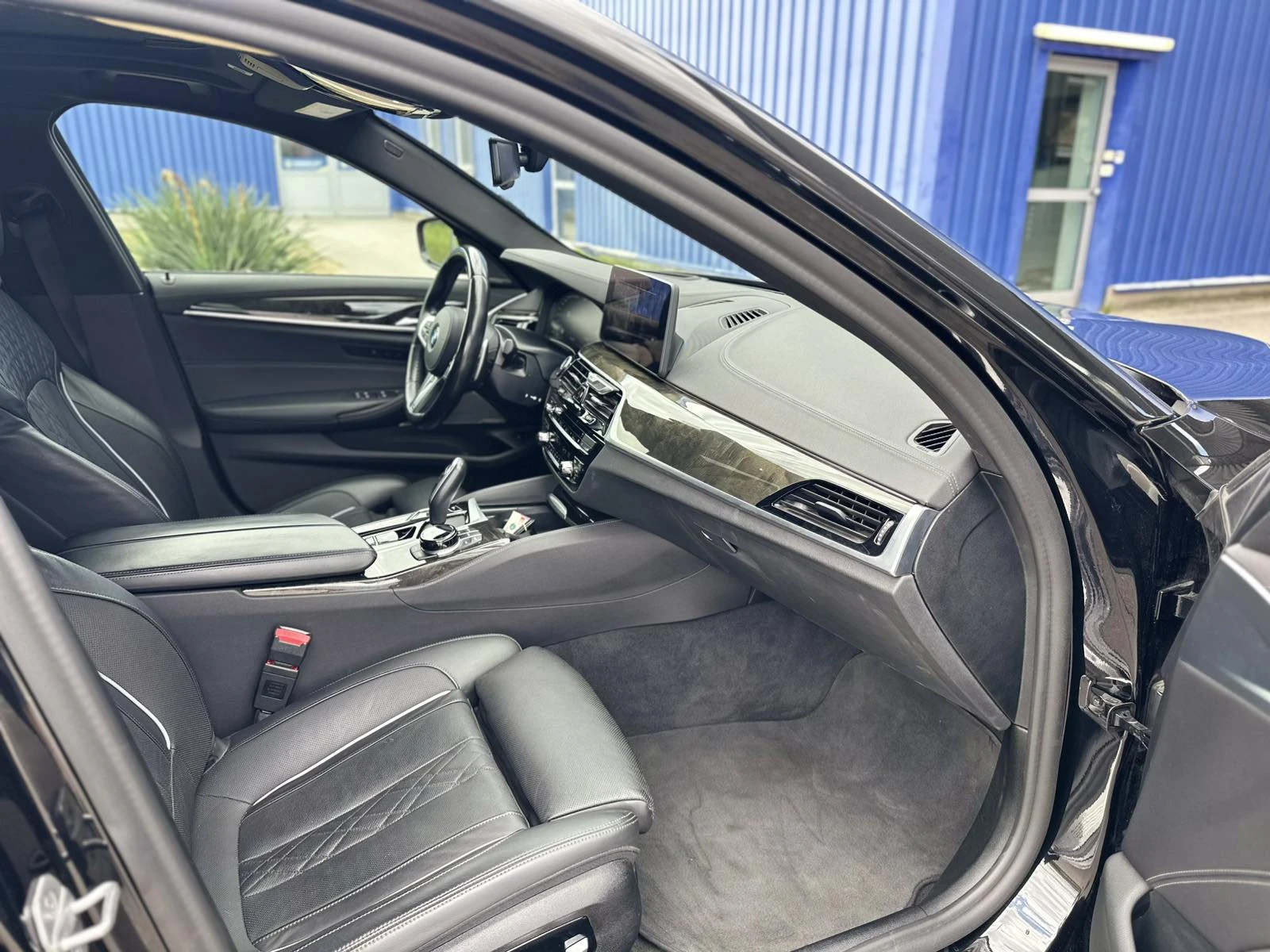 BMW 550 Performance , снимка 8 - Автомобили и джипове - 54342464