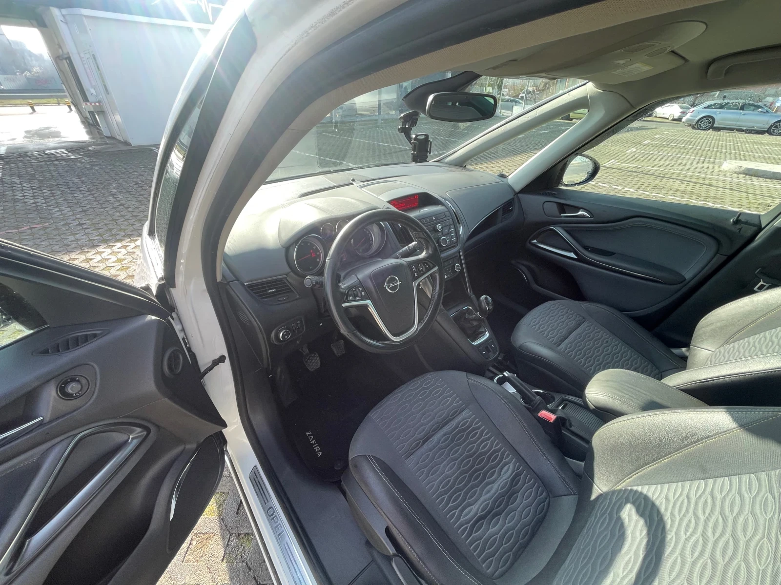 Opel Zafira Перфектна , снимка 7 - Автомобили и джипове - 54346193