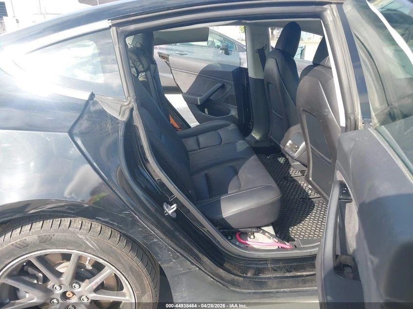 Tesla Model 3 Long Range/Mid Range, снимка 8 - Автомобили и джипове - 54419081