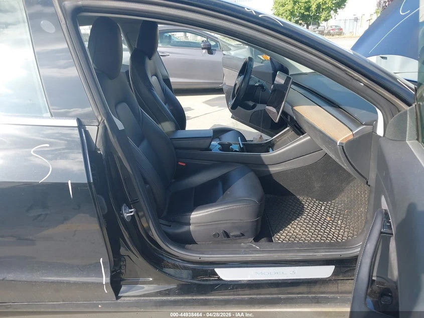 Tesla Model 3 Long Range/Mid Range, снимка 5 - Автомобили и джипове - 54419081