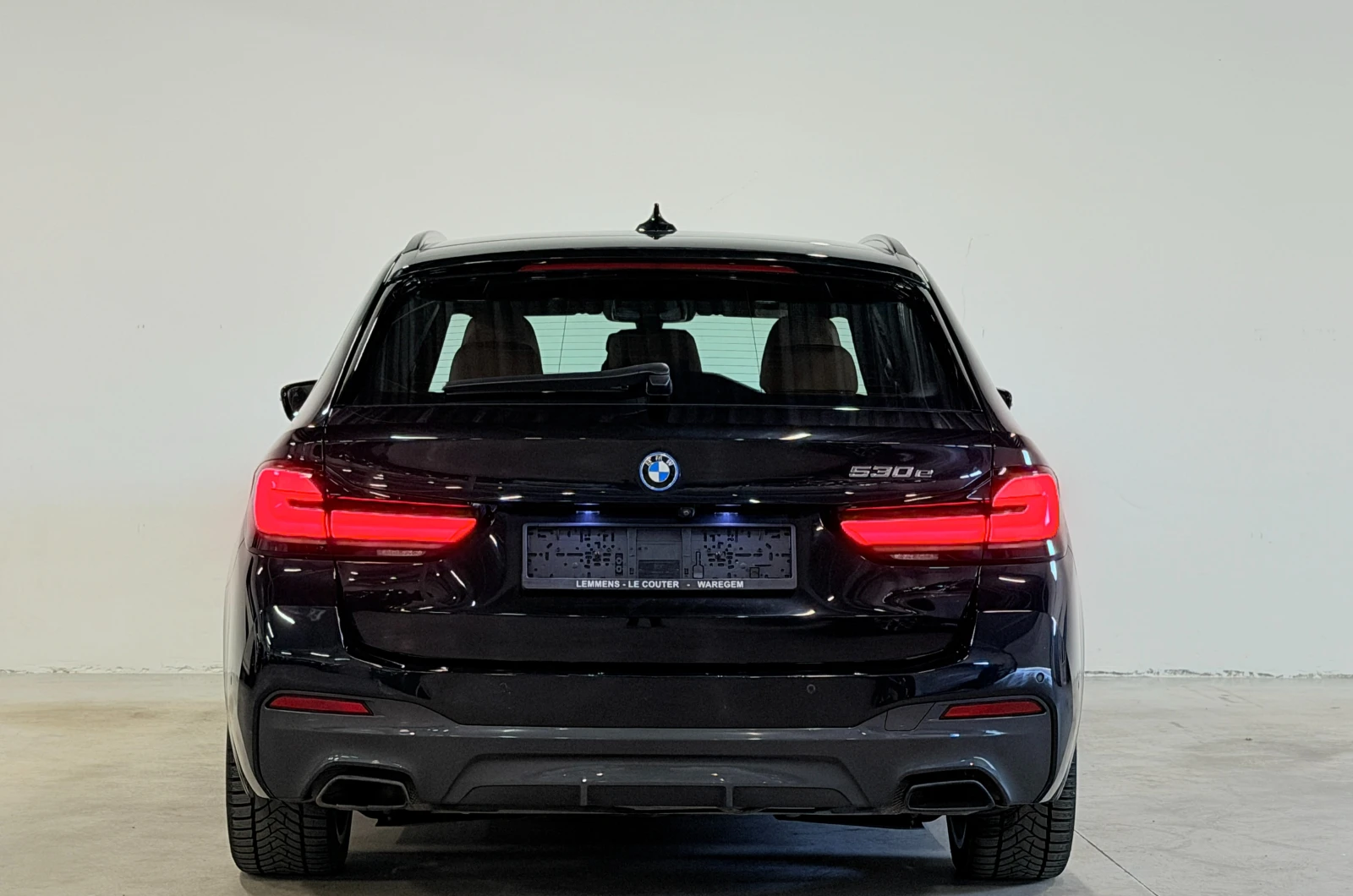 BMW 530E Touring 530e M-Pack, снимка 8 - Автомобили и джипове - 54427506