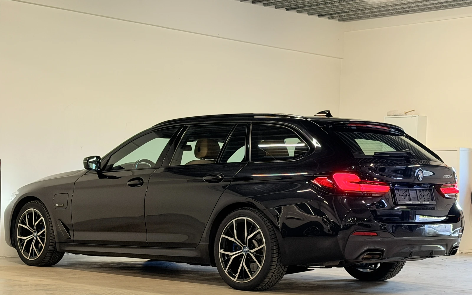 BMW 530E Touring 530e M-Pack, снимка 6 - Автомобили и джипове - 54427506