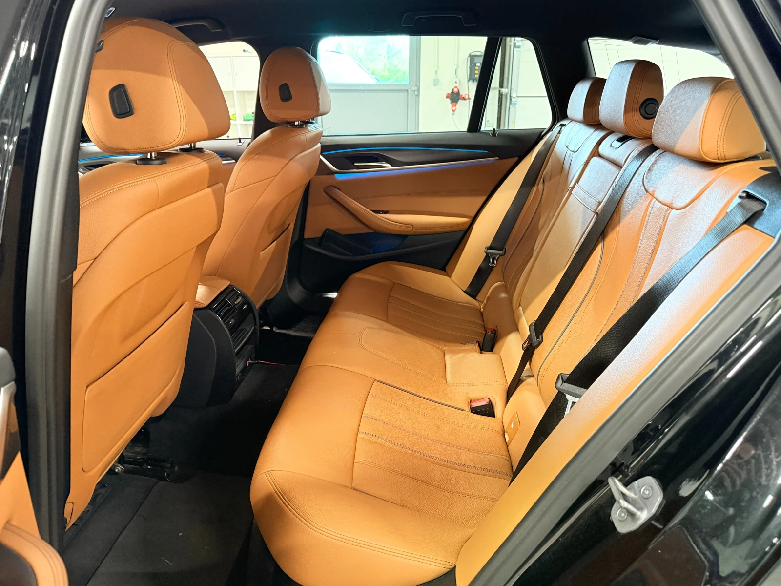 BMW 530E Touring 530e M-Pack, снимка 15 - Автомобили и джипове - 54427506