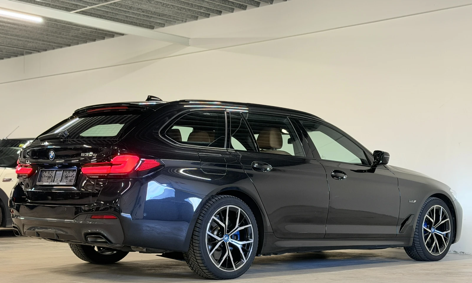 BMW 530E Touring 530e M-Pack, снимка 7 - Автомобили и джипове - 54427506