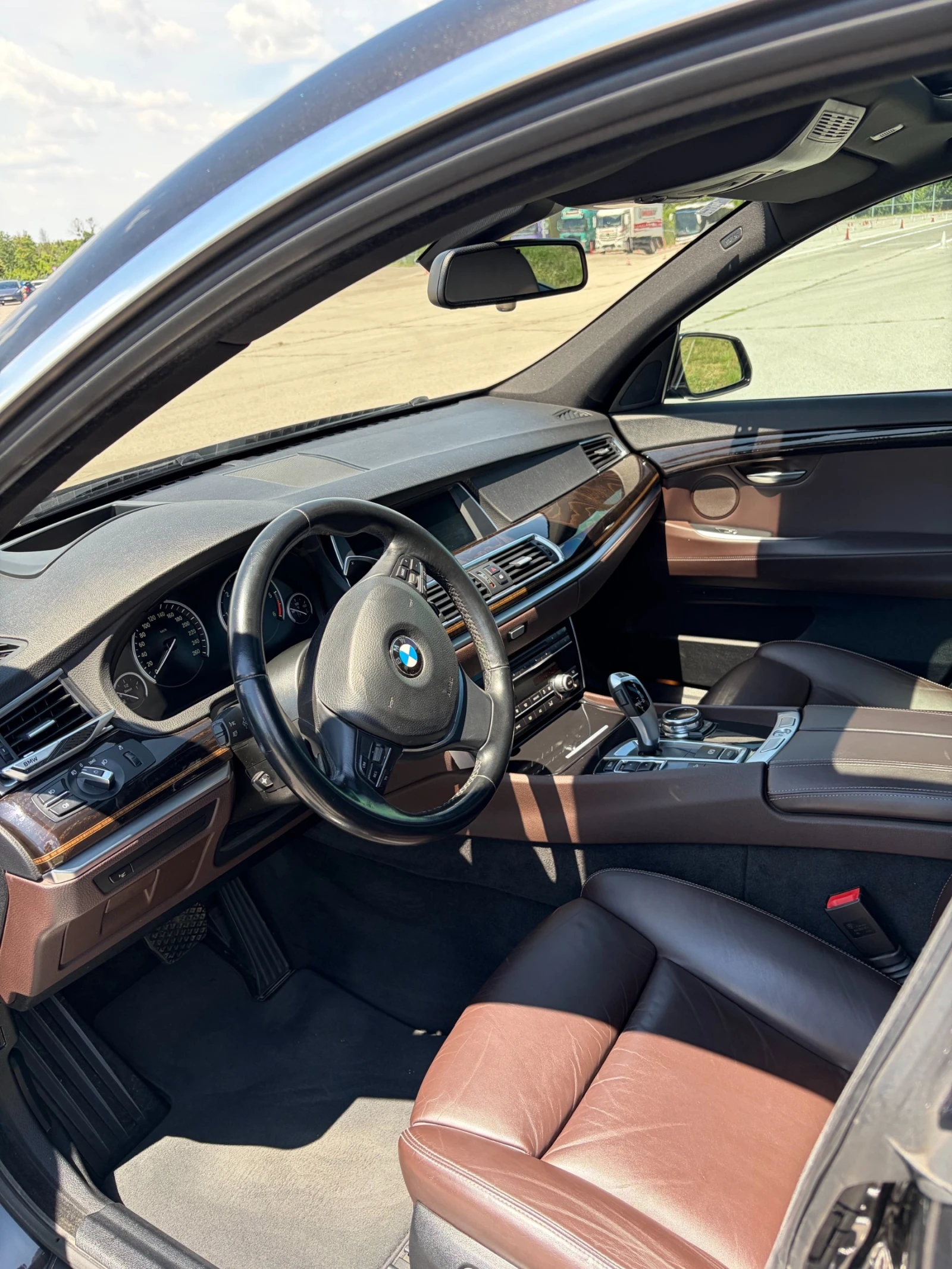 BMW 5 Gran Turismo 530XDrive, снимка 11 - Автомобили и джипове - 54979263