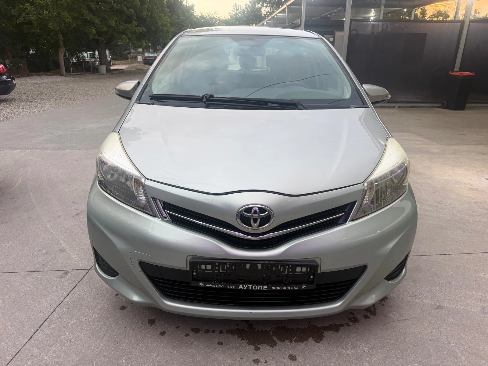 Toyota Yaris 1.3БЕНЗИН 2011г