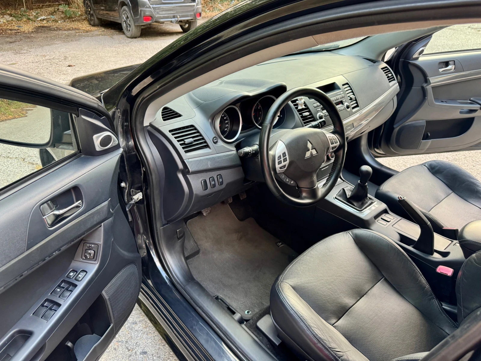 Mitsubishi Lancer 1.8i Sportback Lux Швейцария, снимка 10 - Автомобили и джипове - 56266776
