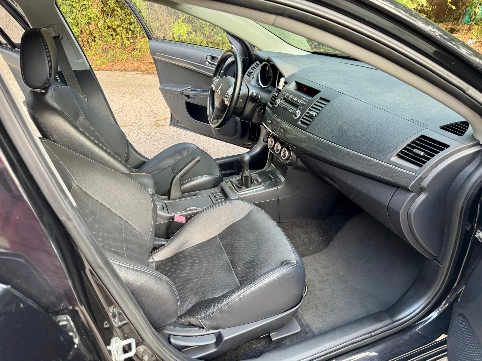 Mitsubishi Lancer 1.8i Sportback Lux Швейцария, снимка 13 - Автомобили и джипове - 56266776