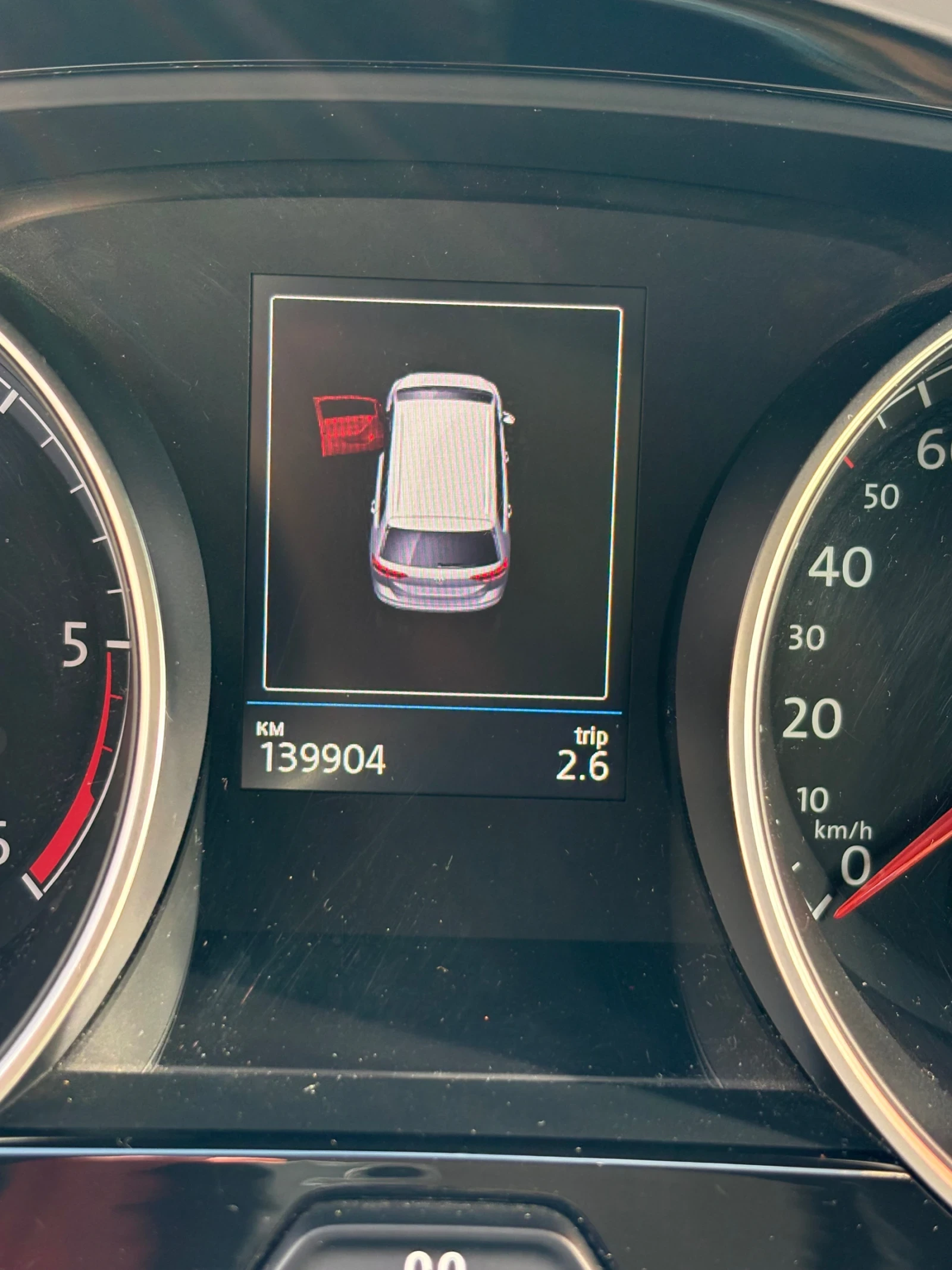 VW Touran Advance, снимка 12 - Автомобили и джипове - 56390018