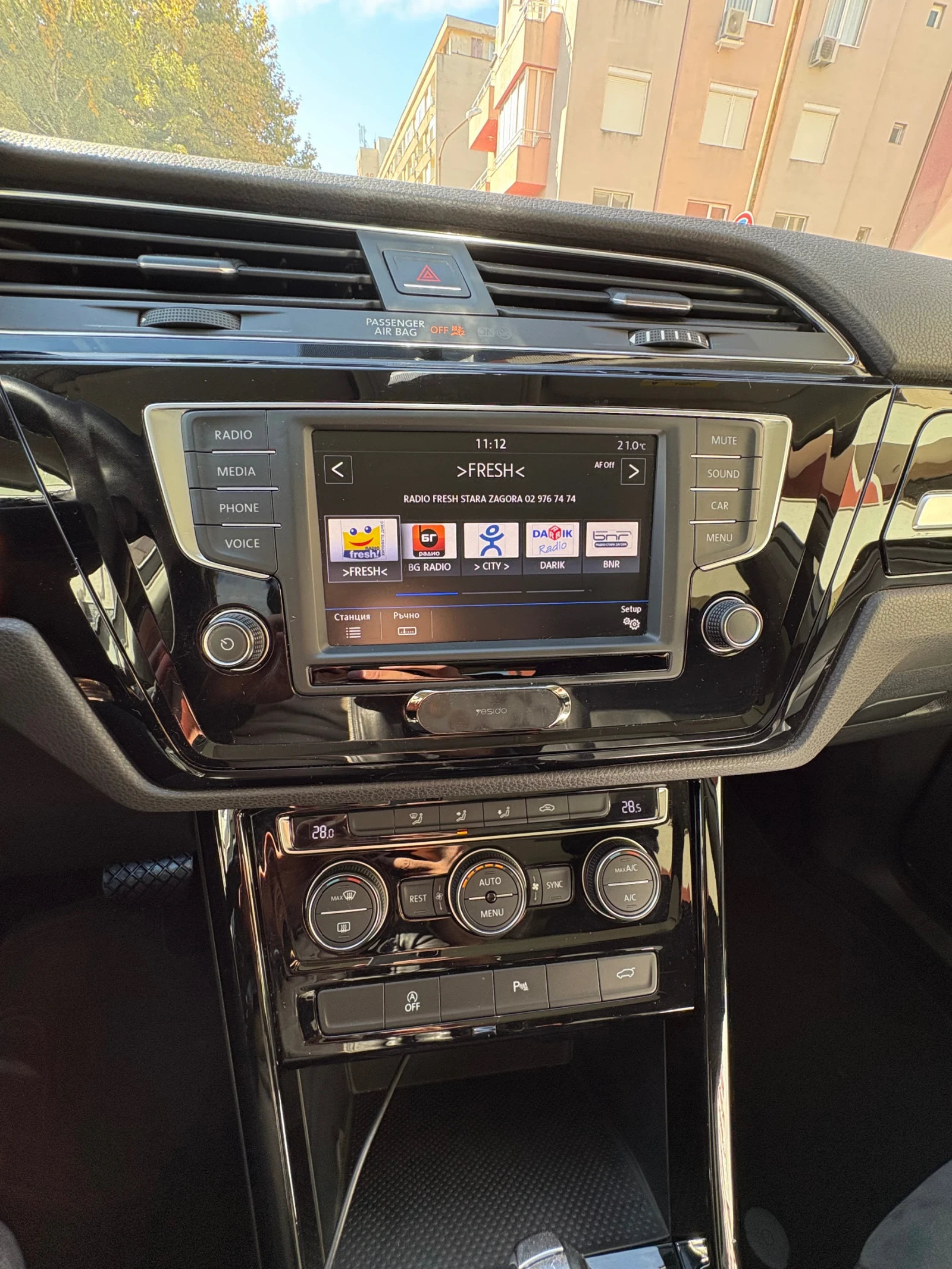 VW Touran Advance, снимка 13 - Автомобили и джипове - 56390018