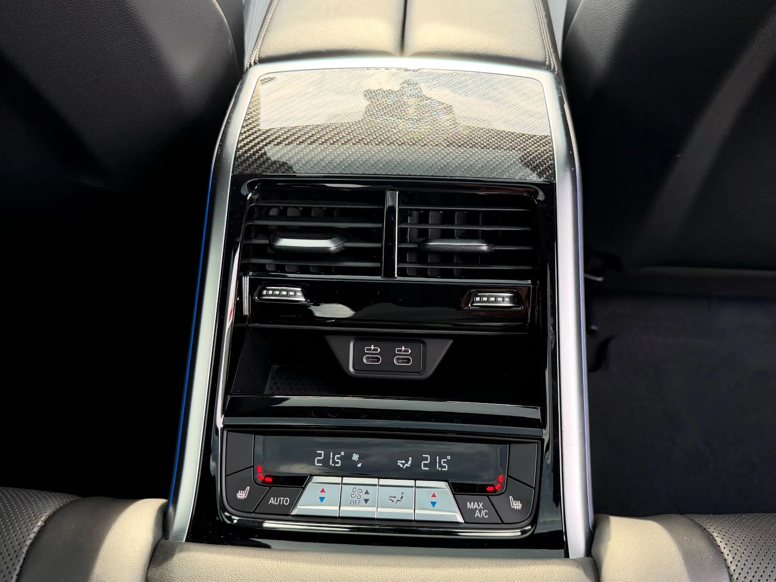 BMW 840 xDRIVE/340HP/PANO/HUD/CARBON/360/VENT/965z | Mobile.bg � ����������� 14